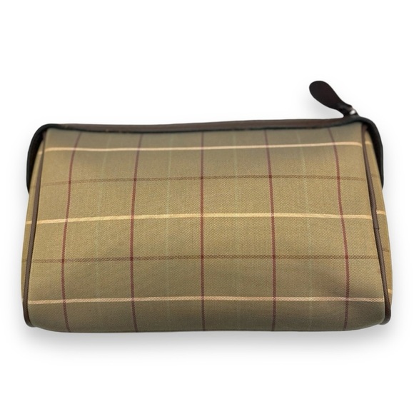 Burberry clutch